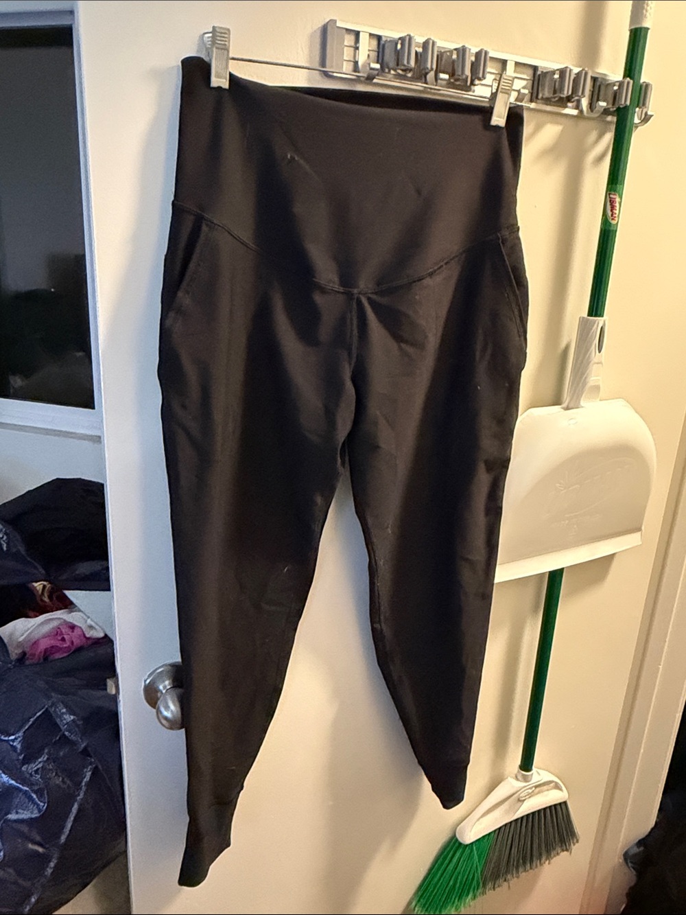 Old Navy Black High-Rise Leggings maternity